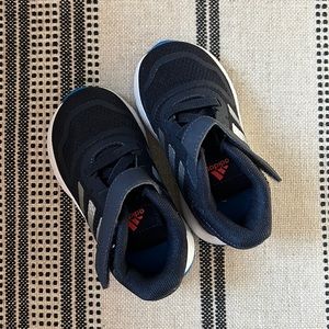 Brand New with tag, size 5, baby shoe.